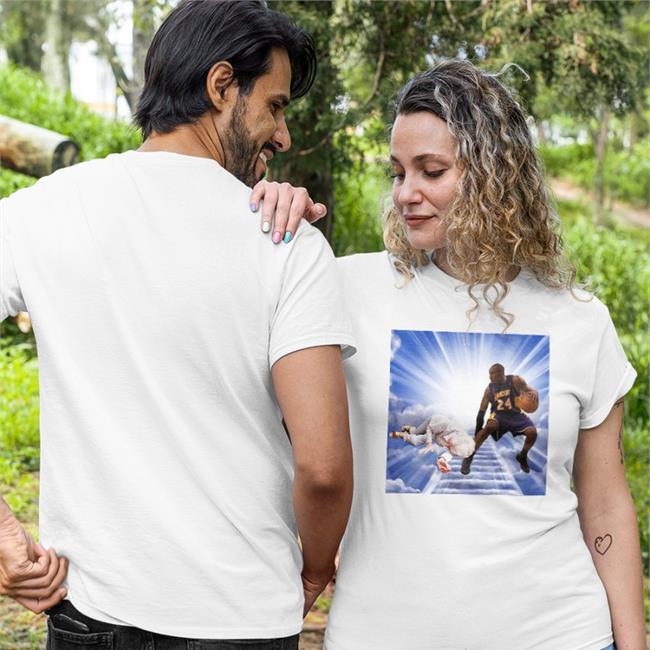 Queen Elizabeth The Queen When She Runs Into Kobe T Shirt LakeShowYo